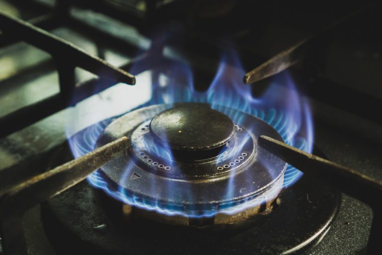 Burning gas stove